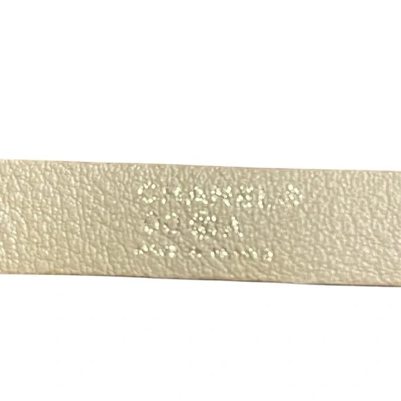 Women’s EUC Chanel Bracciali in Pelle Beige Leather Bracelet - Picture 2 of 4